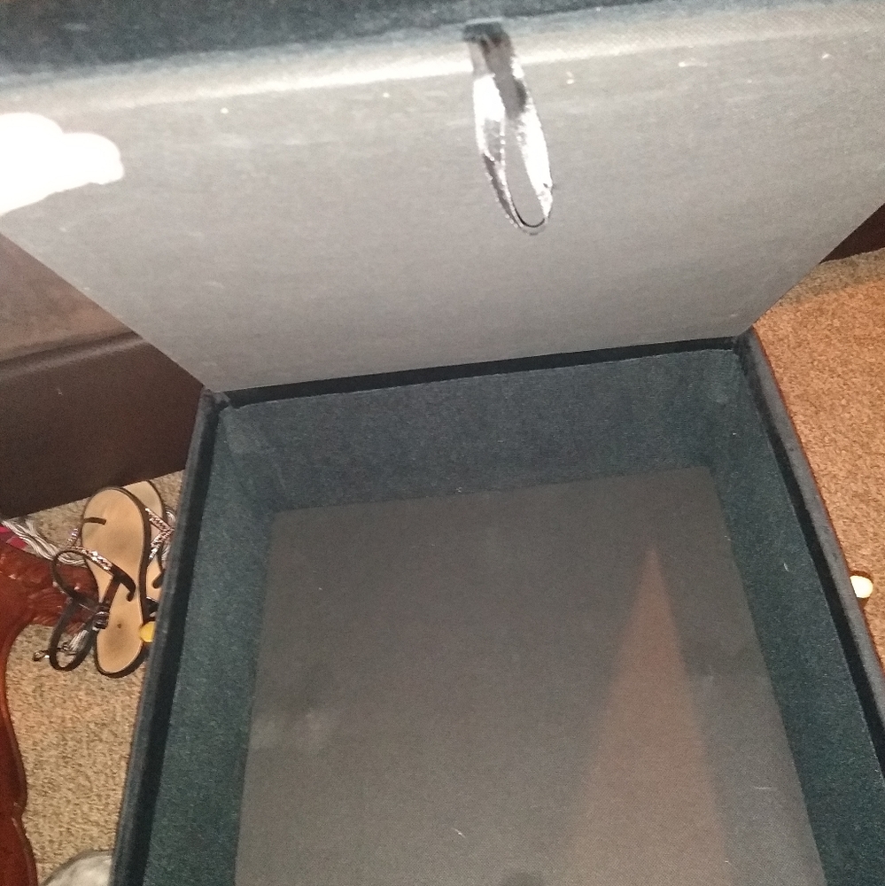 Foot stool - Picture 2 of 2